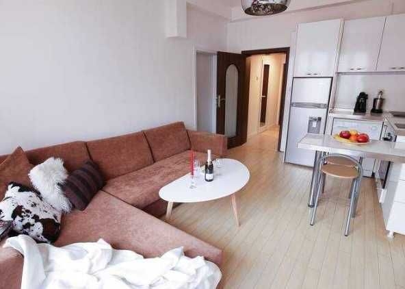 Дава се под наем Тристаен апартамент в София, Център - 65 кв.м за 764.49 € - Снимка #1