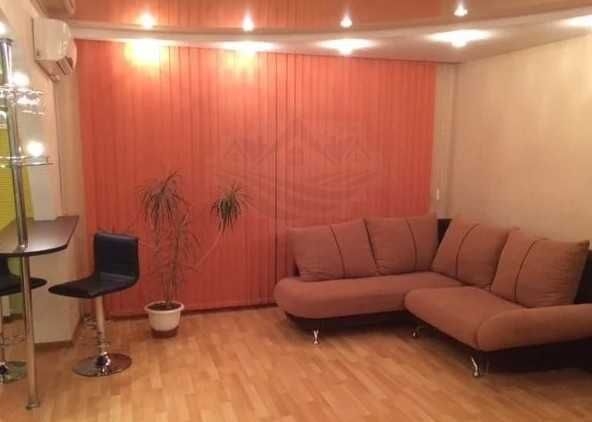 Дава се под наем Двустаен апартамент в Пловдив, Южен - 65 кв.м за 275.4 € - Снимка #1