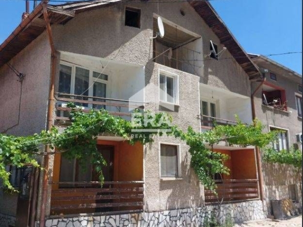 Къща в с. Момина клисура, Област Пазарджик - 300 кв.м за 220 €/кв.м - Снимка #1