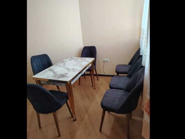 Дава се под наем Тристаен апартамент в Бургас, Меден рудник - зона А - 120 кв.м за 350 € - Снимка #1