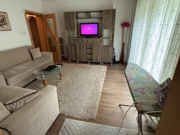 Дава се под наем Тристаен апартамент в София, Гео Милев - 68 кв.м за 750 € - Снимка #1