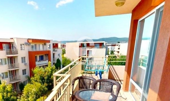 Двустаен апартамент в к.к. Слънчев бряг - 55 кв.м за 1000 €/кв.м - Снимка #1