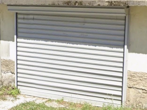 Дава се под наем Гараж / Паркомясто в Казанлък - 18 кв.м за 76.5 € - Снимка #1