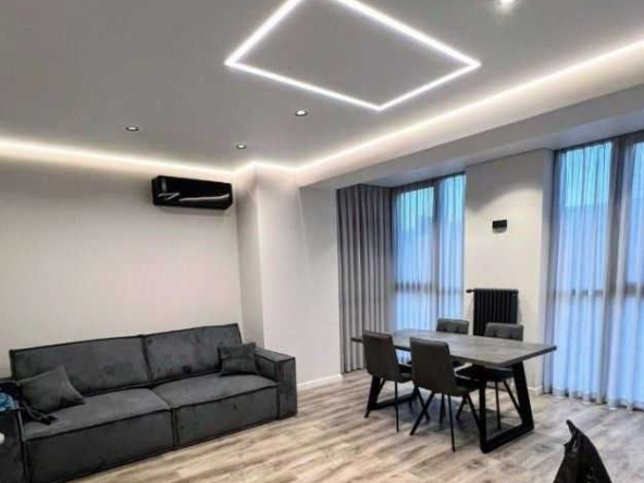 Дава се под наем Двустаен апартамент в София, Център - 76 кв.м за 485 € - Снимка #1