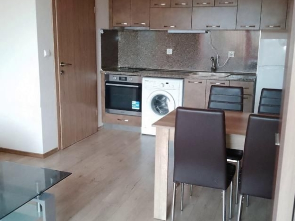 Дава се под наем Двустаен апартамент в Пловдив, Тракия - 55 кв.м за 325 € - Снимка #1