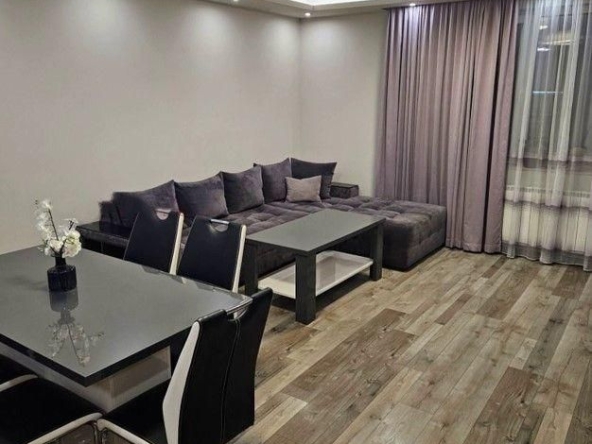 Дава се под наем Двустаен апартамент в София, Витоша - 74 кв.м за 747.66 € - Снимка #1