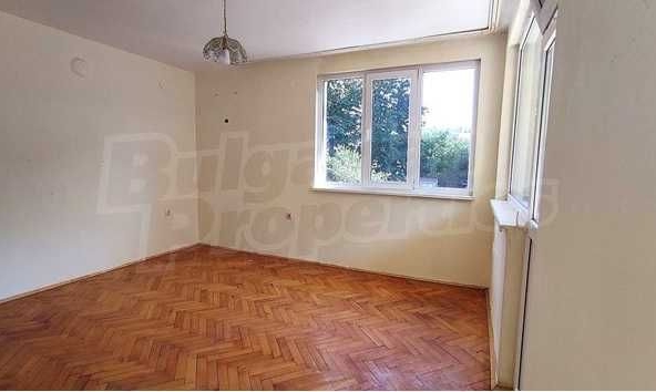 Тристаен апартамент в Стара Загора, Център - 100 кв.м за 1430 €/кв.м - Снимка #1