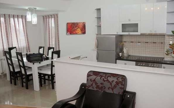 Дава се под наем Тристаен апартамент в Пловдив, Каменица 1 - 90 кв.м за 300.9 € - Снимка #1