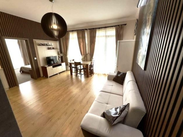 Дава се под наем Тристаен апартамент в Бургас, Зорница - 110 кв.м за 969 € - Снимка #1