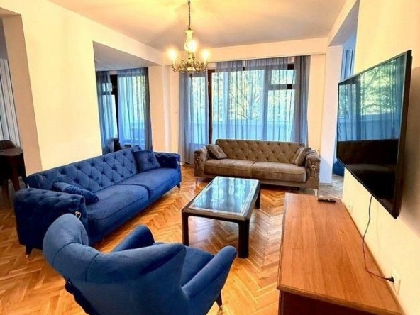 Дава се под наем Тристаен апартамент в София, Стрелбище - 150 кв.м за 1399 € - Снимка #1