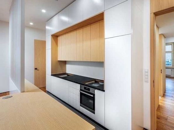 Дава се под наем Тристаен апартамент в Пловдив, Централна гара - 90 кв.м за 316.2 € - Снимка #1