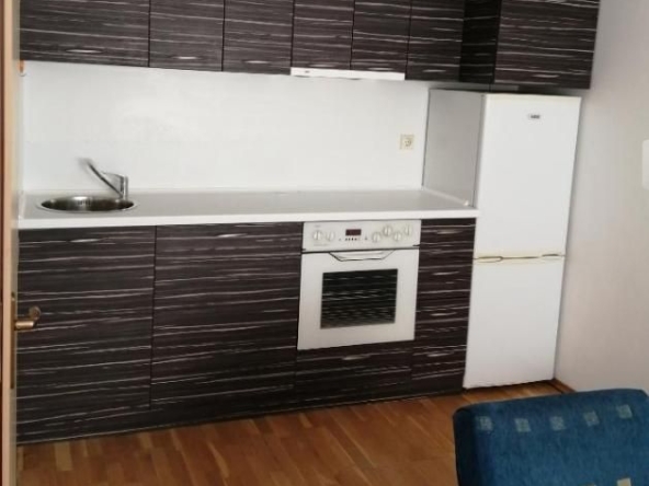 Дава се под наем Двустаен апартамент в Пловдив, Кършияка - 52 кв.м за 382.5 € - Снимка #1