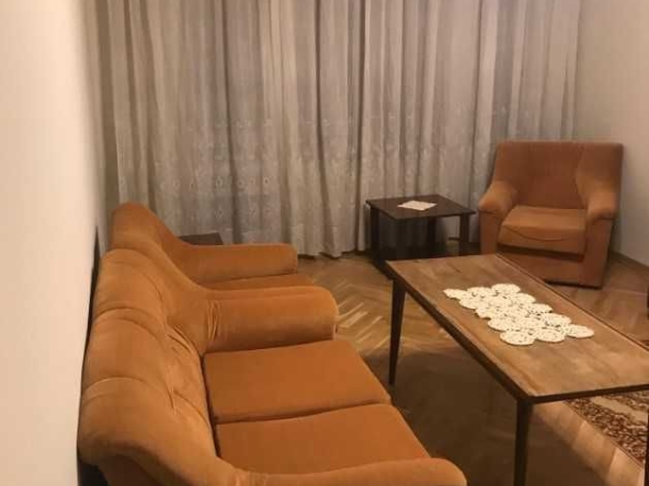 Дава се под наем Тристаен апартамент в Пловдив, Беломорски - 89 кв.м за 331.5 € - Снимка #1