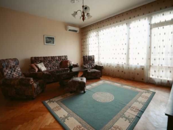 Дава се под наем Тристаен апартамент в Пловдив, Каменица 1 - 90 кв.м за 341.7 € - Снимка #1