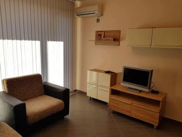 Дава се под наем Двустаен апартамент в Бургас, Сарафово - 55 кв.м за 382.5 € - Снимка #1