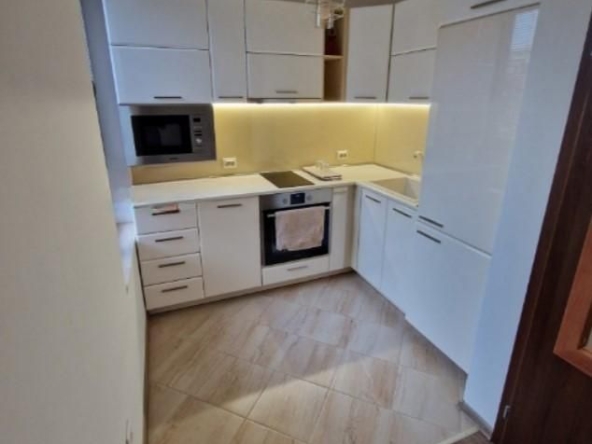 Дава се под наем Тристаен апартамент в София, Сухата река - 70 кв.м за 700 € - Снимка #1