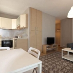 Дава се под наем Двустаен апартамент в София, Яворов - 79 кв.м за 600 € - Снимка #1