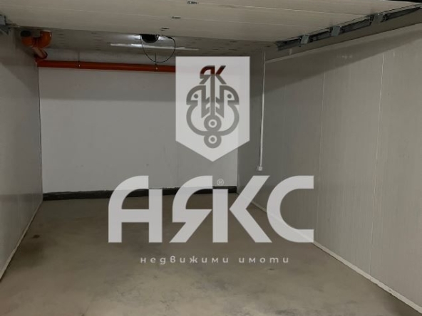 Гараж / Паркомясто в София, Малинова долина - 20 кв.м за 1800 €/кв.м - Снимка #1