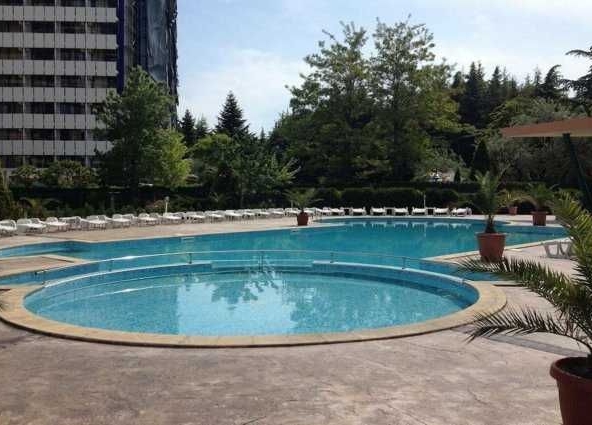 Хотел в к.к. Слънчев бряг - 6370 кв.м за 400 €/кв.м - Снимка #1