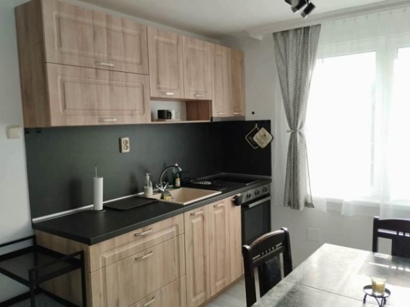 Дава се под наем Двустаен апартамент в Бургас, Център - 50 кв.м за 510 € - Снимка #1