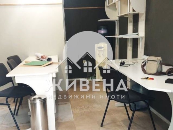 Дава се под наем Офис в Варна, Център - 18 кв.м за 383 € - Снимка #1
