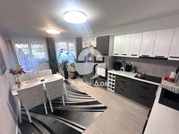 Тристаен апартамент в Свети Влас - 7705 кв.м за 10 €/кв.м - Снимка #1
