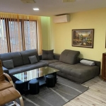 Дава се под наем Тристаен апартамент в Пловдив, Кършияка - 180 кв.м за 918 € - Снимка #1