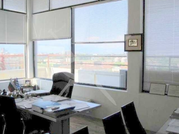 Офис в Пловдив, Индустриална зона - Север - 735 кв.м за 409 €/кв.м - Снимка #1