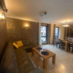 Дава се под наем Тристаен апартамент в Пловдив, Център - 100 кв.м за 969 € - Снимка #1