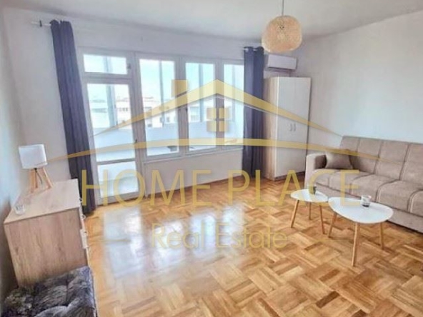 Дава се под наем Тристаен апартамент в Варна, Червен площад - 71 кв.м за 561 € - Снимка #1