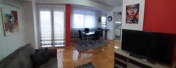 Дава се под наем Двустаен апартамент в Пловдив, Изгрев - 55 кв.м за 158.1 € - Снимка #1