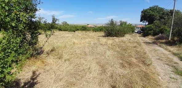 Парцел в с. Житница, Област Варна - 1930 кв.м за 3 €/кв.м - Снимка #1