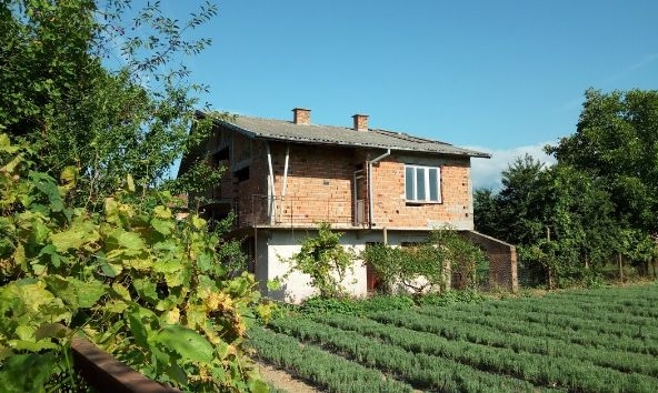 Къща в с. Габарево, Област Стара Загора - 85 кв.м за 432 €/кв.м - Снимка #1