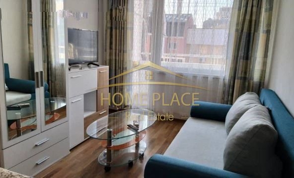 Дава се под наем Тристаен апартамент в Варна, Център - 65 кв.м за 612 € - Снимка #1