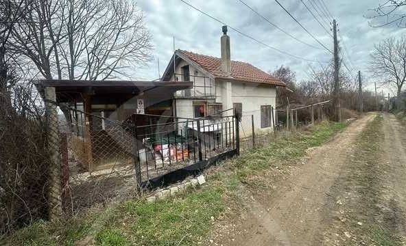 Къща в Варна, м-т Боровец - север - 40 кв.м за 3500 €/кв.м - Снимка #1