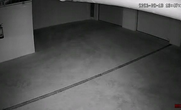 Дава се под наем Гараж / Паркомясто в София, Дървеница - 15 кв.м за 159.12 € - Снимка #1