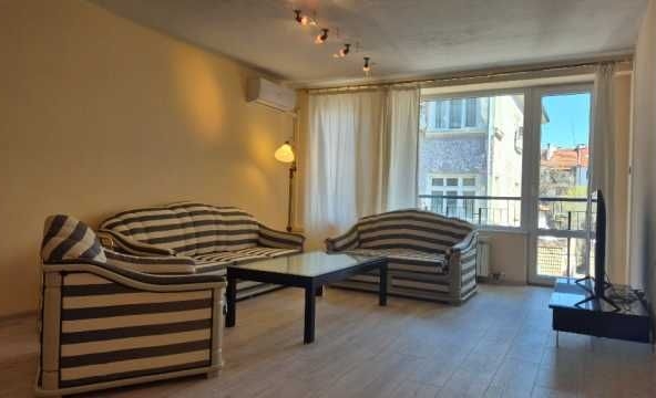 Дава се под наем Тристаен апартамент в София, Център - 111 кв.м за 1346.4 € - Снимка #1