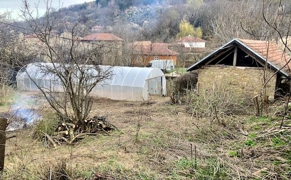 Парцел в с. Добромирка, Област Габрово - 1350 кв.м за 10 €/кв.м - Снимка #1