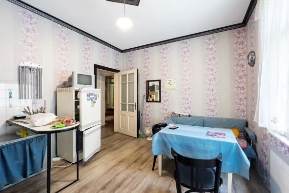 Етаж от къща в Варна, Гръцка махала - 90 кв.м за 1587 €/кв.м - Снимка #1