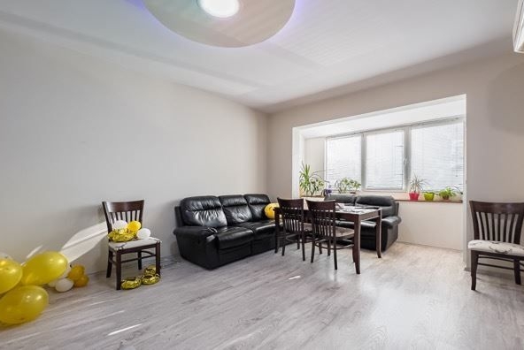 Тристаен апартамент в Варна, Владислав Варненчик - 66 кв.м за 1711 €/кв.м - Снимка #1