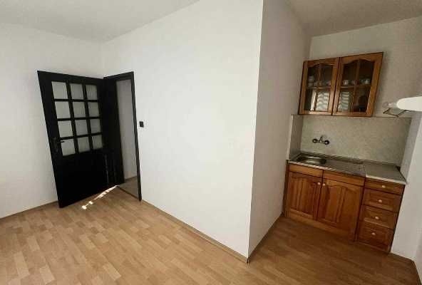 Двустаен апартамент в Търговище, Център - 50 кв.м за 1459 €/кв.м - Снимка #1