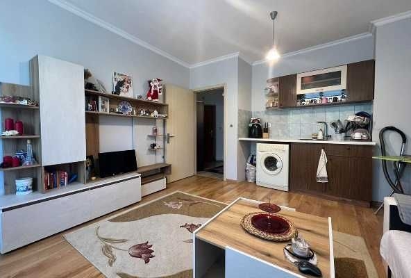 Двустаен апартамент в Търговище, Център - 50 кв.м за 1459 €/кв.м - Снимка #1