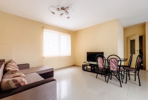 Тристаен апартамент в Варна, Зимно кино Тракия - 106 кв.м за 1651 €/кв.м - Снимка #1