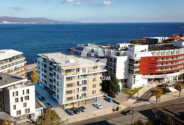 Двустаен апартамент в Несебър - 50 кв.м за 2405 €/кв.м - Снимка #1