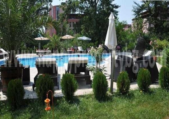 Двустаен апартамент в к.к. Слънчев бряг - 57 кв.м за 1044 €/кв.м - Снимка #1