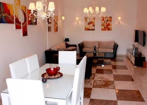 Дава се под наем Двустаен апартамент в Бургас, Център - 58 кв.м за 255 € - Снимка #1