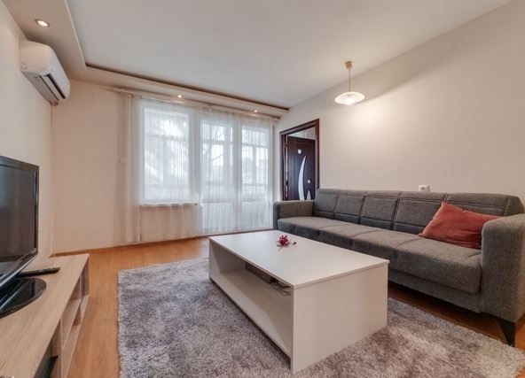 Дава се под наем Двустаен апартамент в Варна, Лятно кино Тракия - 60 кв.м за 550 € - Снимка #1