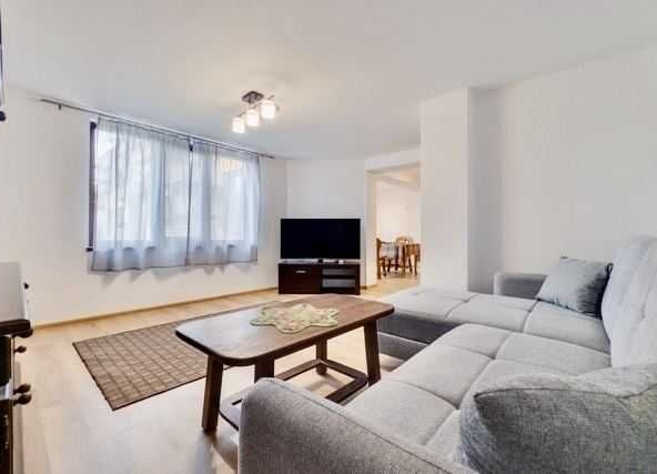 Тристаен апартамент в Варна, Колхозен пазар - 102 кв.м за 1567 €/кв.м - Снимка #1