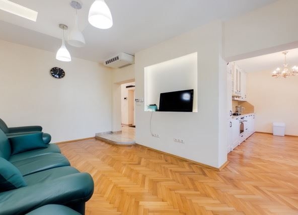 Четиристаен апартамент в Варна, Гръцка махала - 119 кв.м за 2353 €/кв.м - Снимка #1