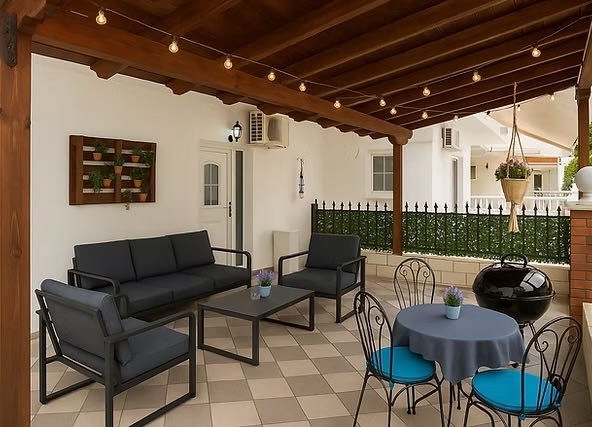 Дава се под наем Тристаен апартамент в София, Зона Б-19 - 90 кв.м за 120 € - Снимка #1